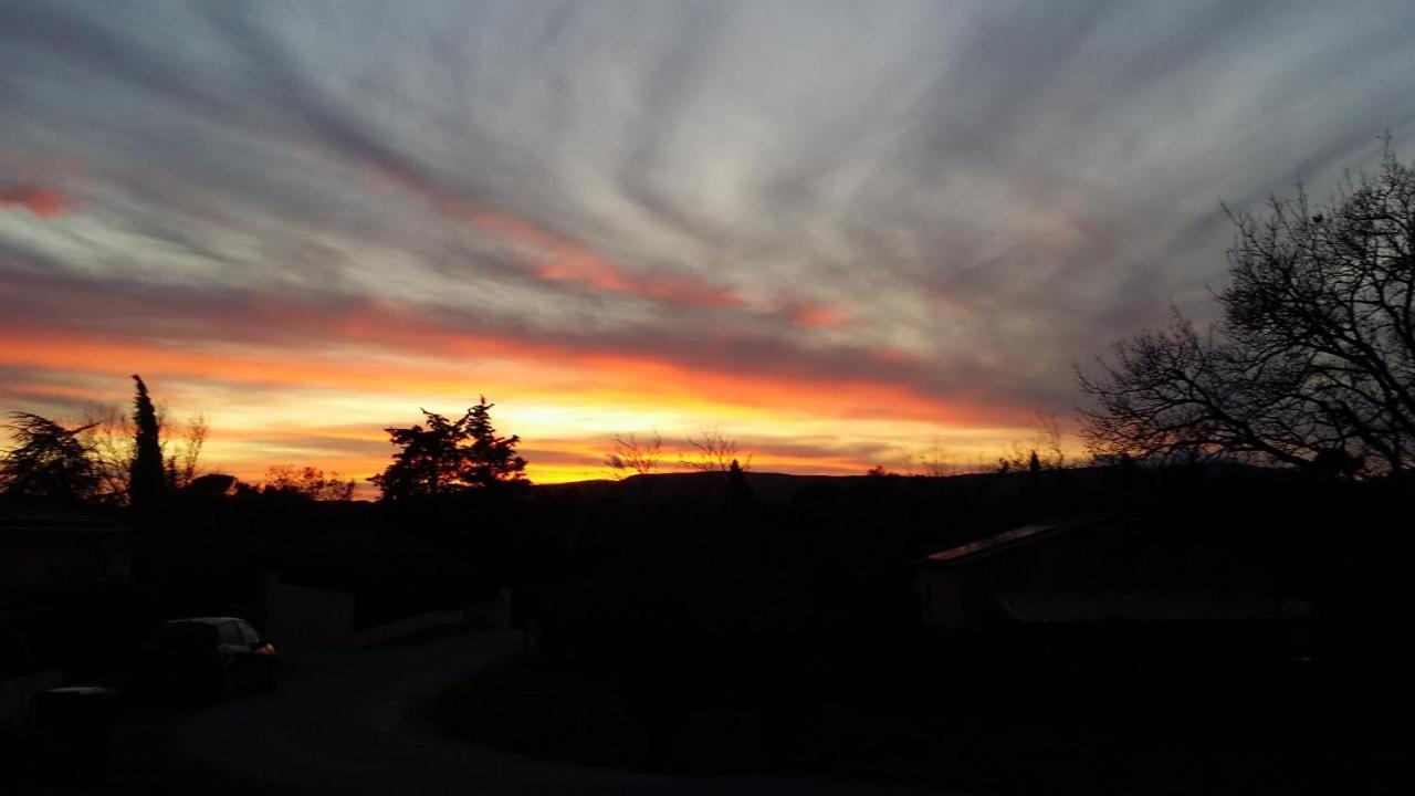 Appartement Vue Montagne Gareoult Luaran gambar