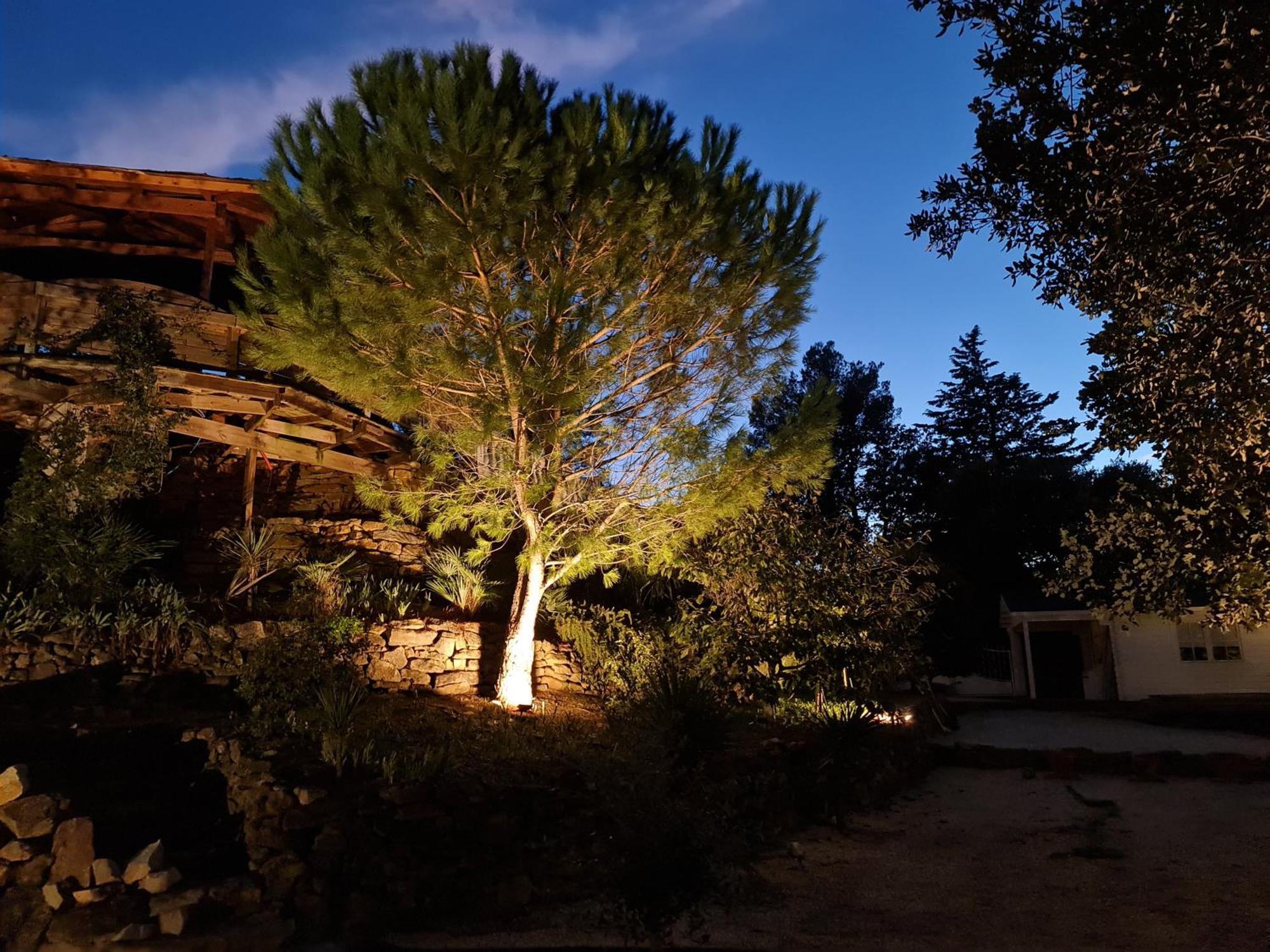 Appartement Vue Montagne Gareoult Luaran gambar