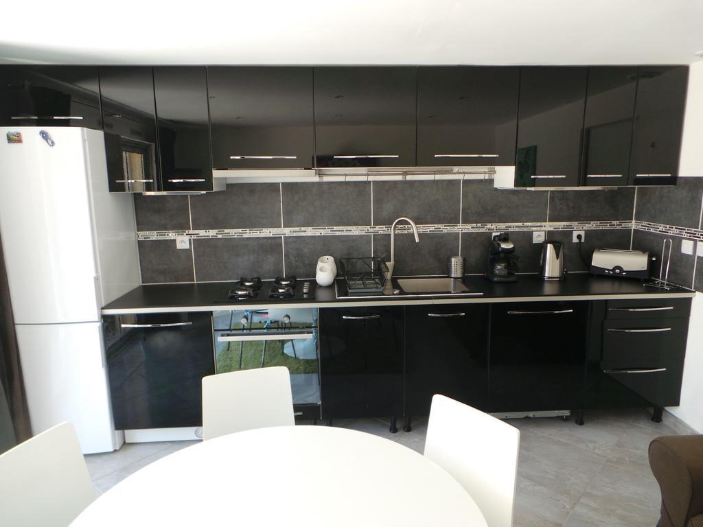 Appartement Vue Montagne Gareoult Luaran gambar